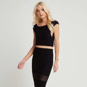 BCBGeneration Off-the-Shoulder Seamless Crop Top
